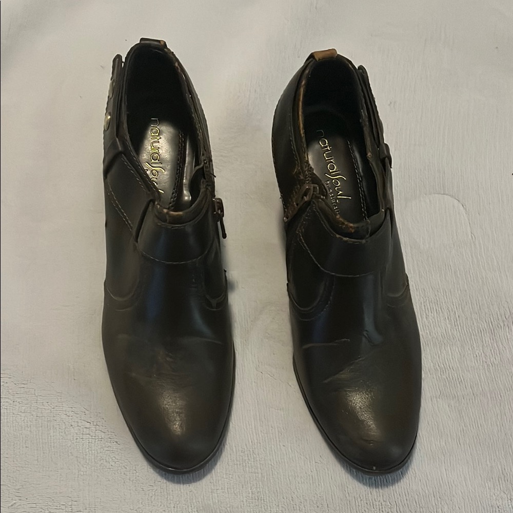 Naturalizer Brown Heels